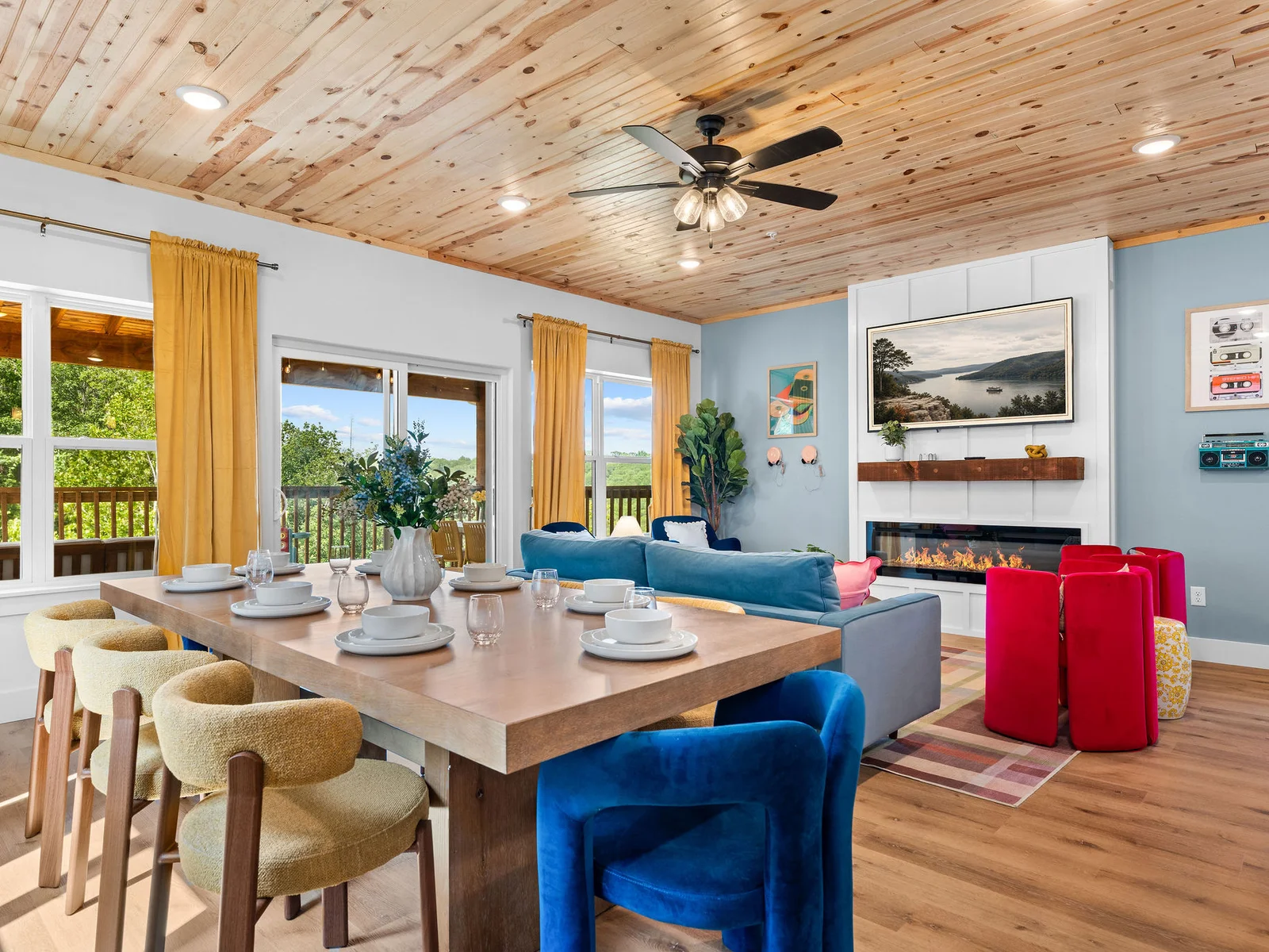 Room for the whole crew to eat, play, and connect! 🍽️🎲