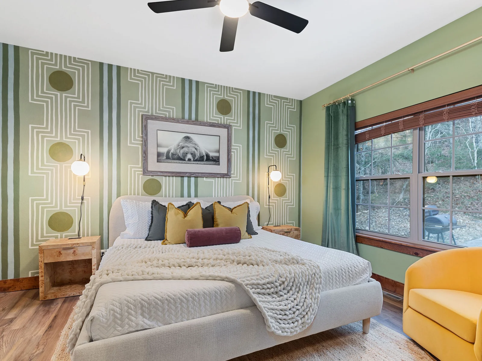 Main level King bedroom w/ handicap accessible bathroom