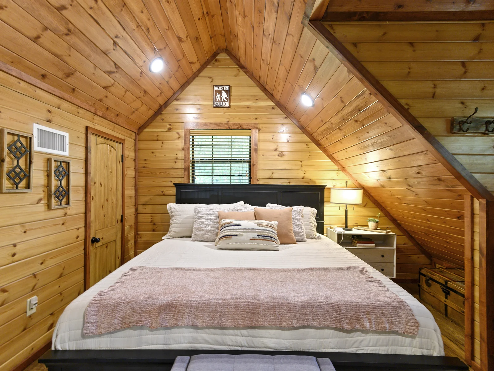 King-Size Comfort Meets Loft Charm in This Dreamy Retreat