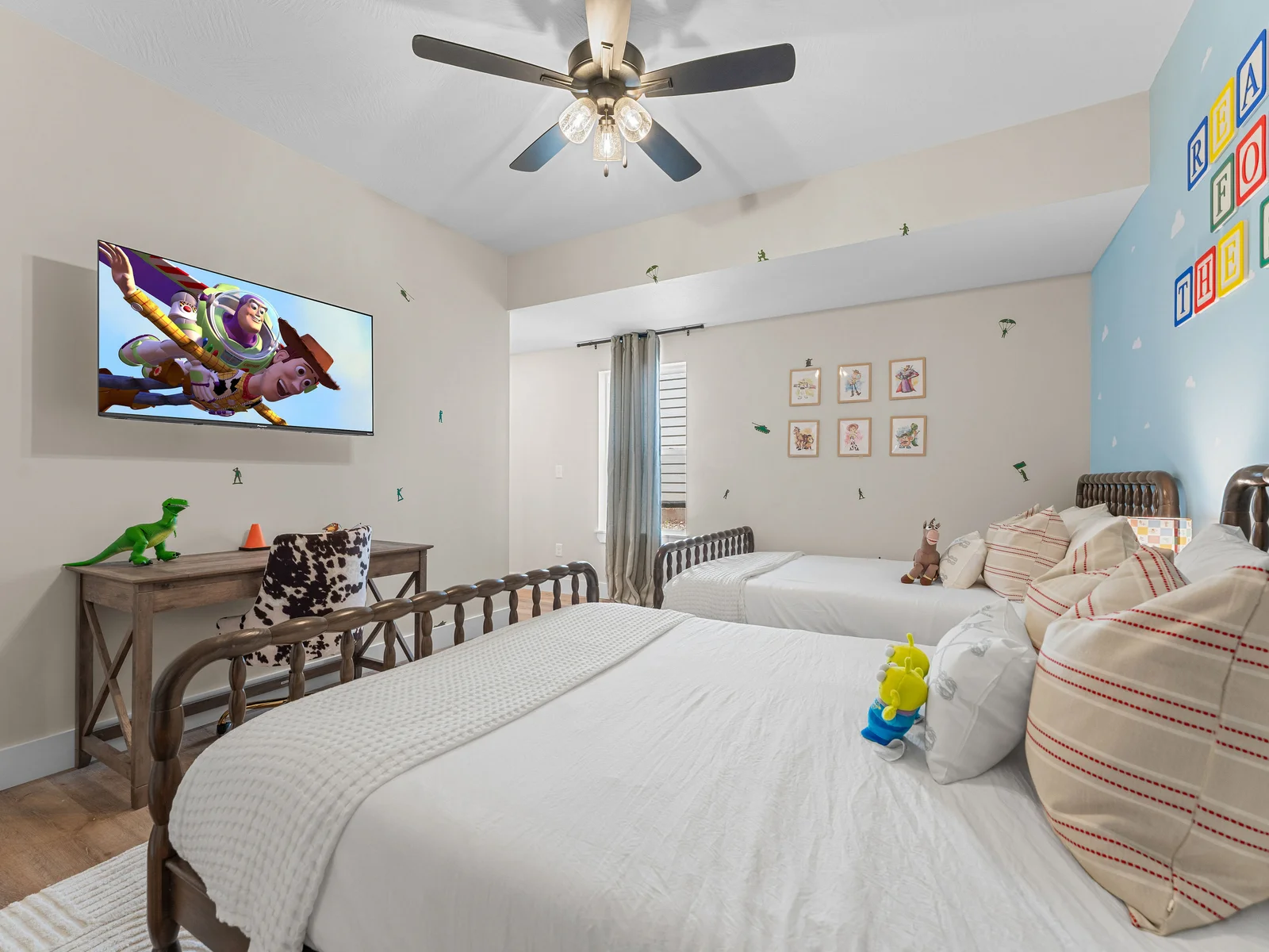 From bedtime stories to unforgettable memories, this Toy Story-themed room adds a little extra magic to your family vacation.