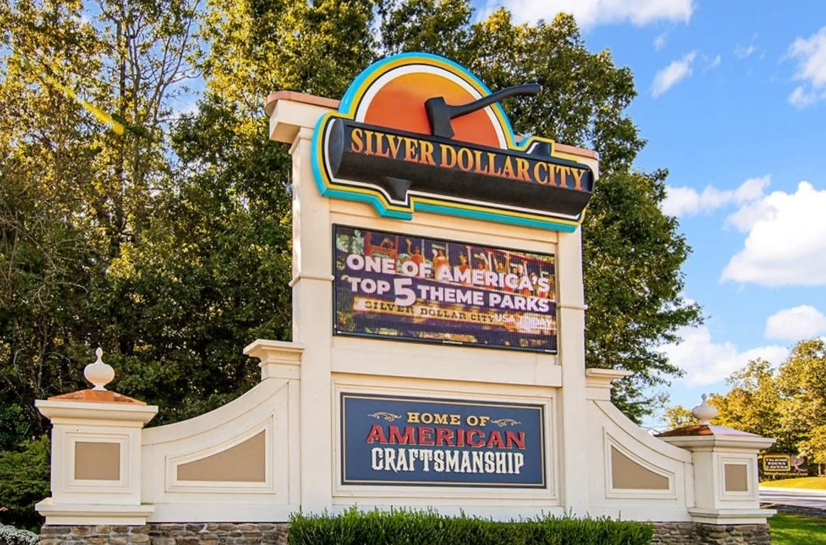 Silver Dollar City—one of America’s top-rated theme parks nearby.
