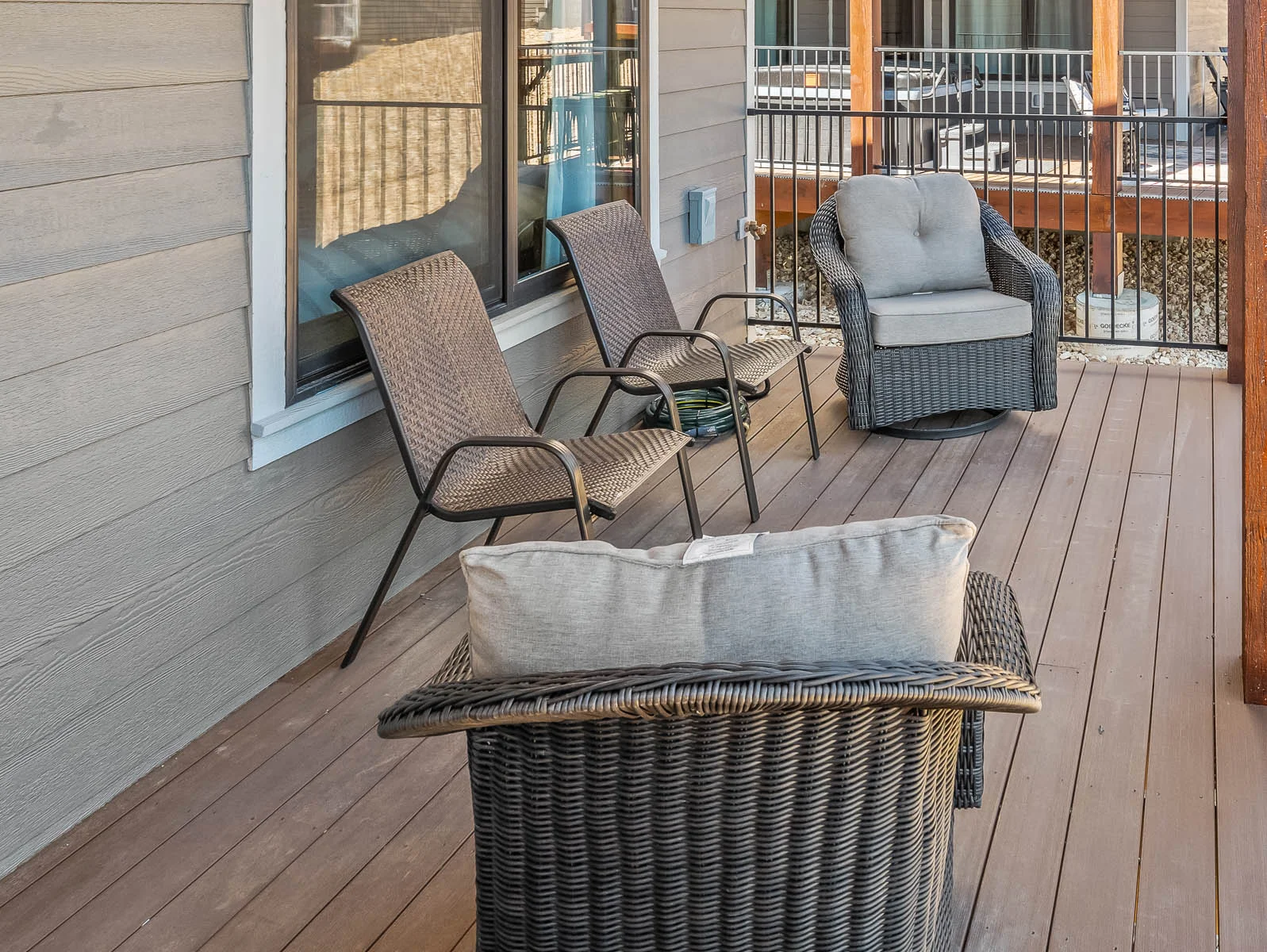 Lower deck