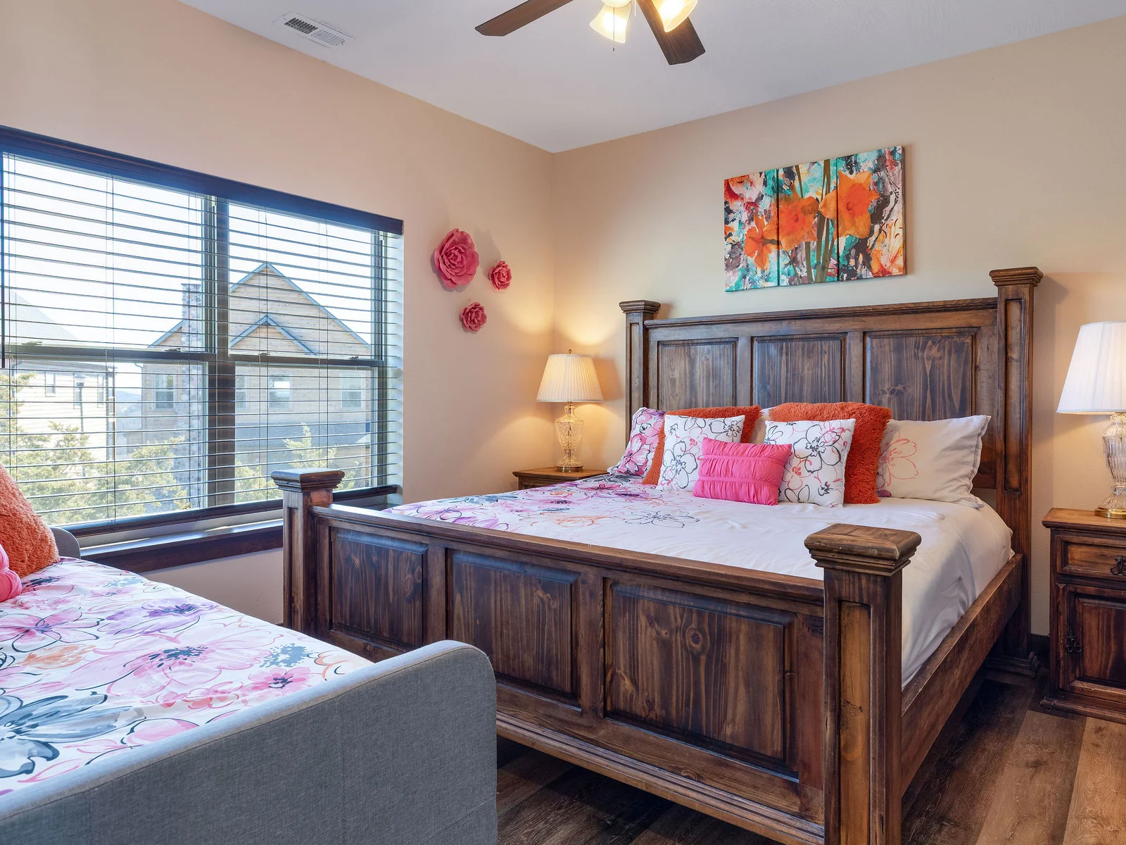 Upper level King bedroom w/ daybed and ensuite