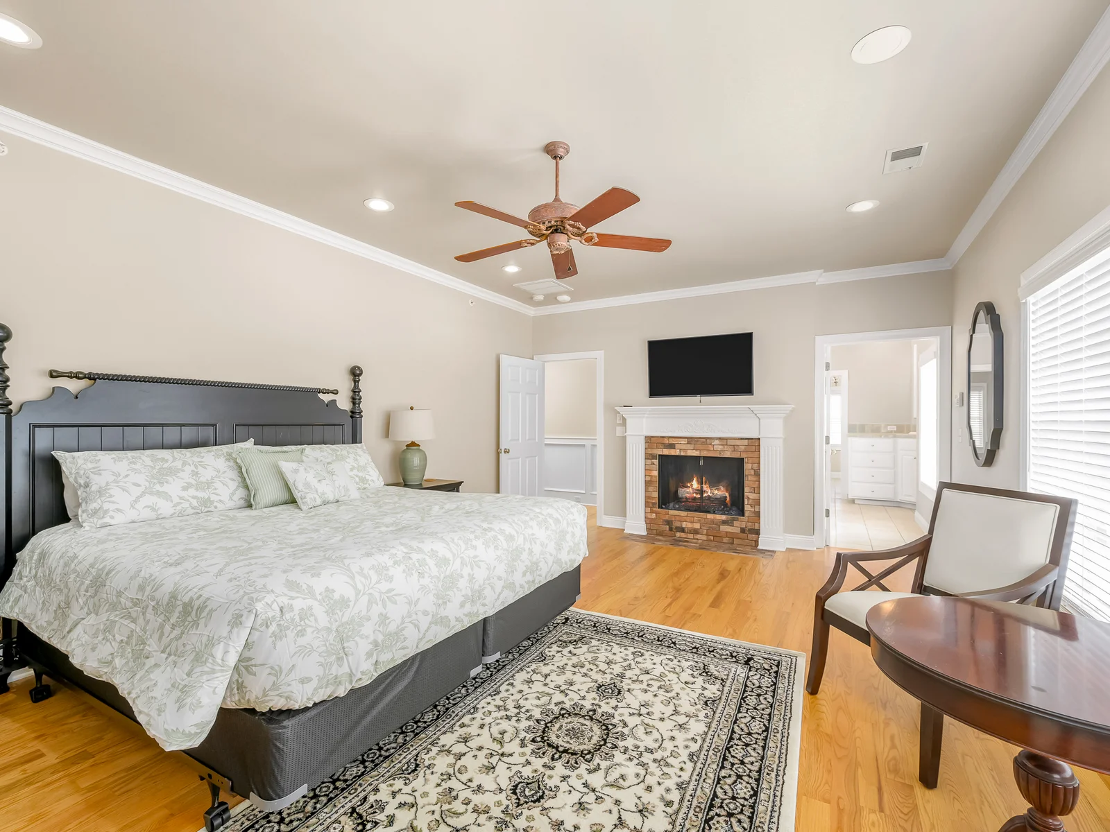 2nd floor Master (King #3) with fireplace. A second washer and dryer are located in one of two closets. Newly added daybed with trundle. This room sleeps 4.