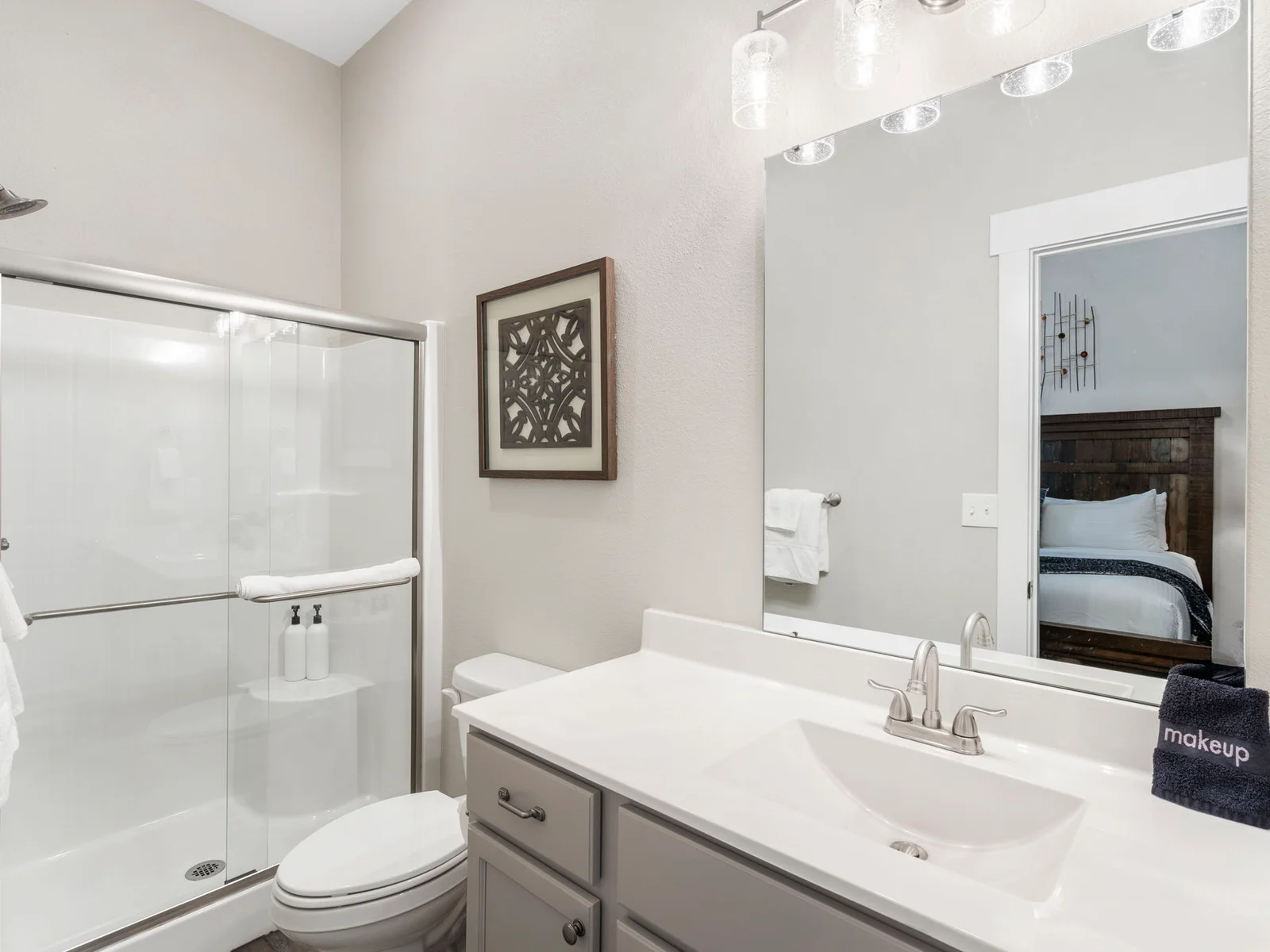 Lower level bedroom #4 ensuite bath