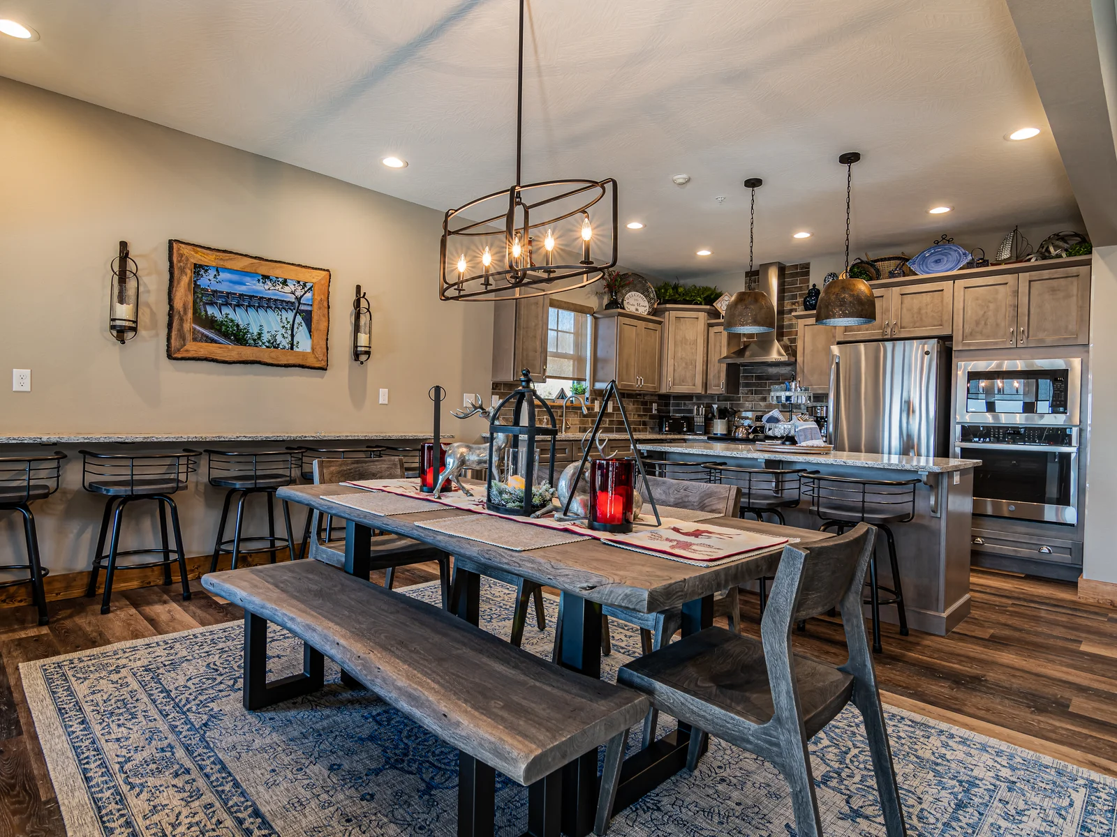 Enjoy a meal together in this great space!