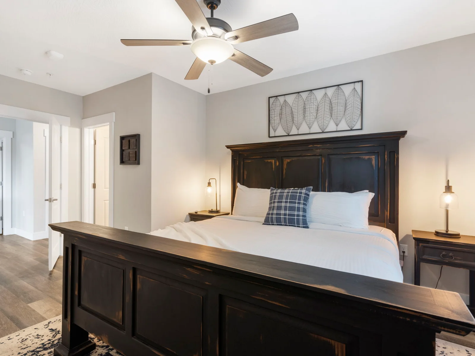 Lower level king bedroom #1 w/ enuite bath