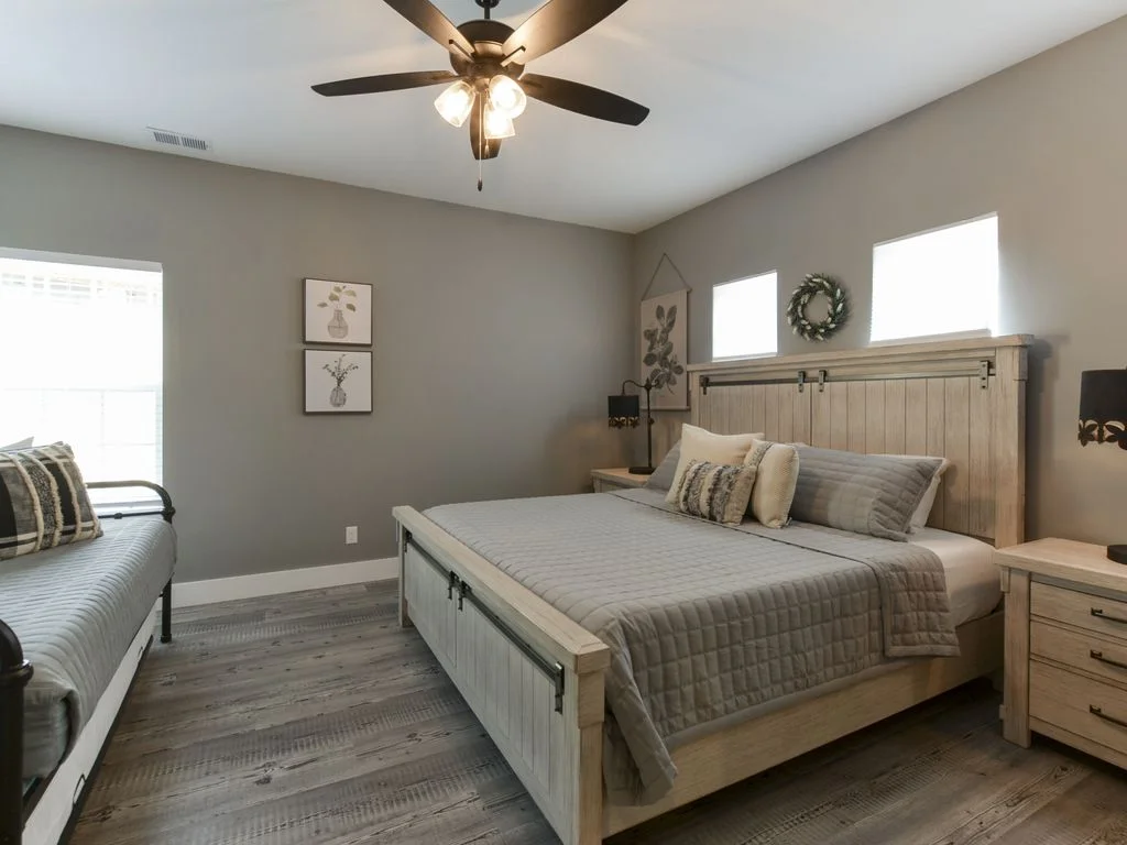 Upstairs King suite 2 with day bed/trundle & ensuite bathroom