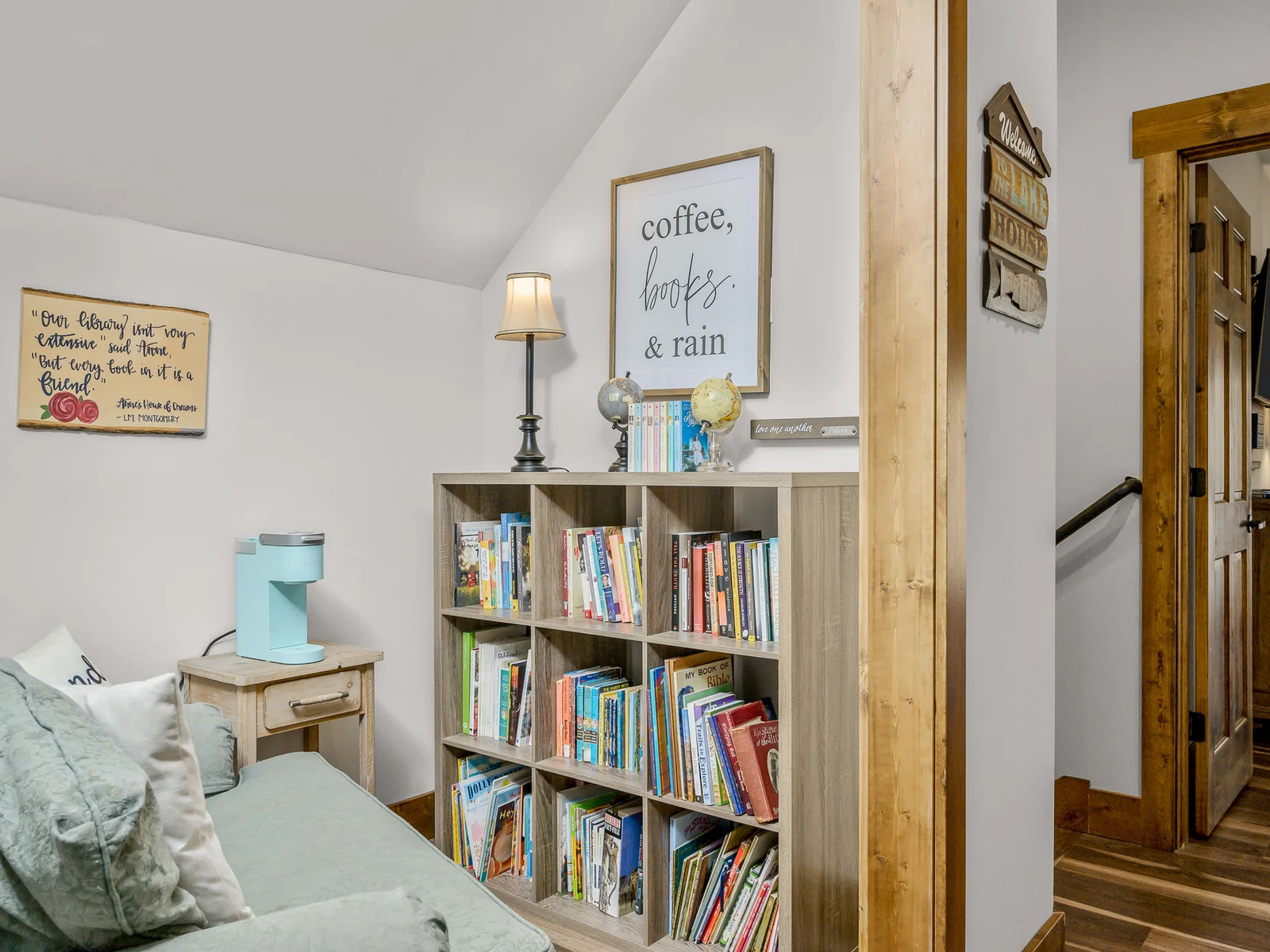 Reading nook on upper level