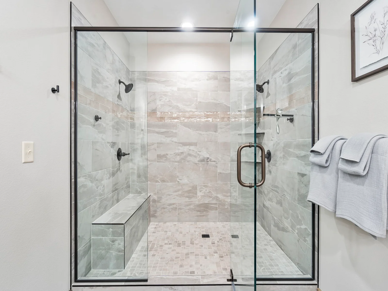 Walk in shower on main level!