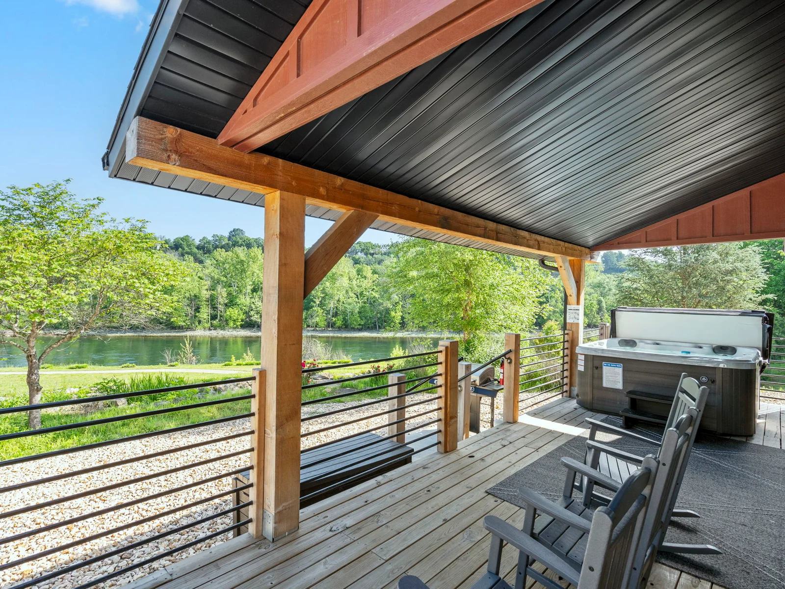 Soak in the tub with nature all around you!
