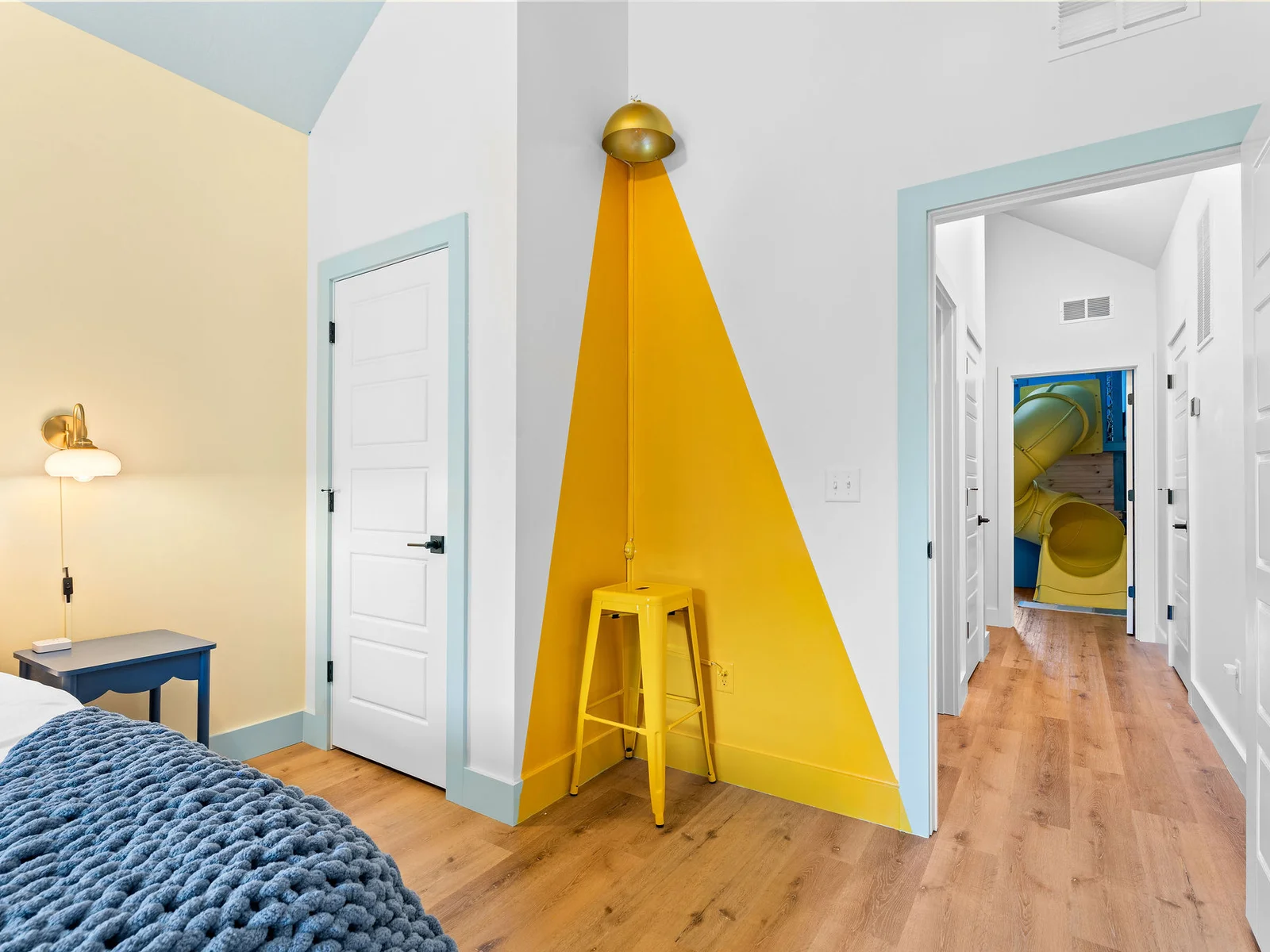 A signature photo spot right inside your bedroom! 📸💖