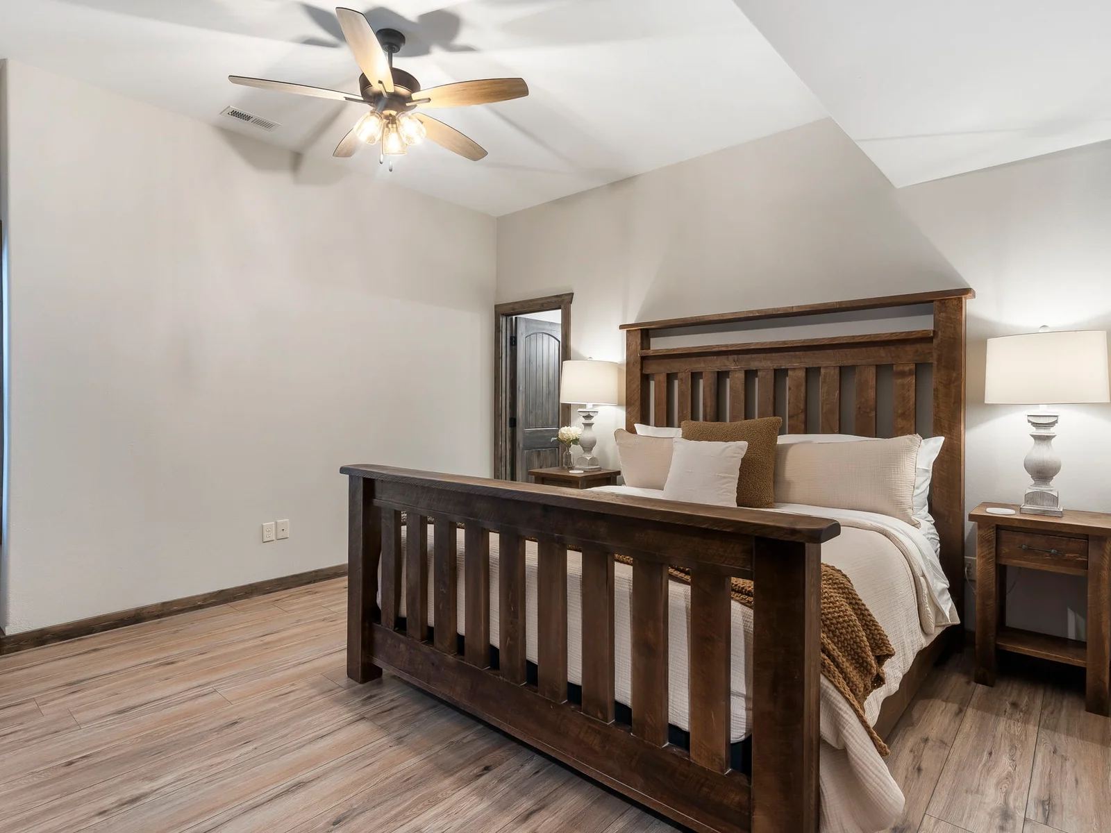 Lower level King #4 with ensuite bathroom