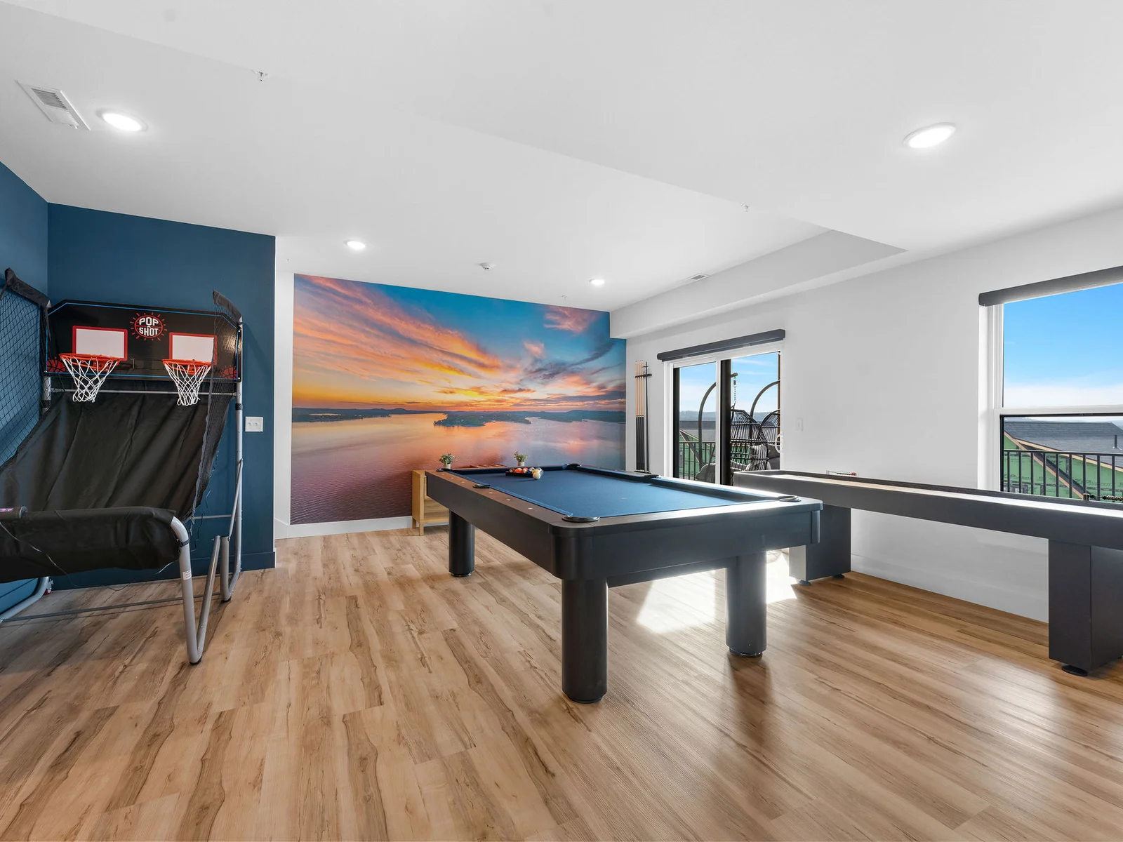 Tons of entertainment for the whole family! (basketball, pool, and shuffleboard!)