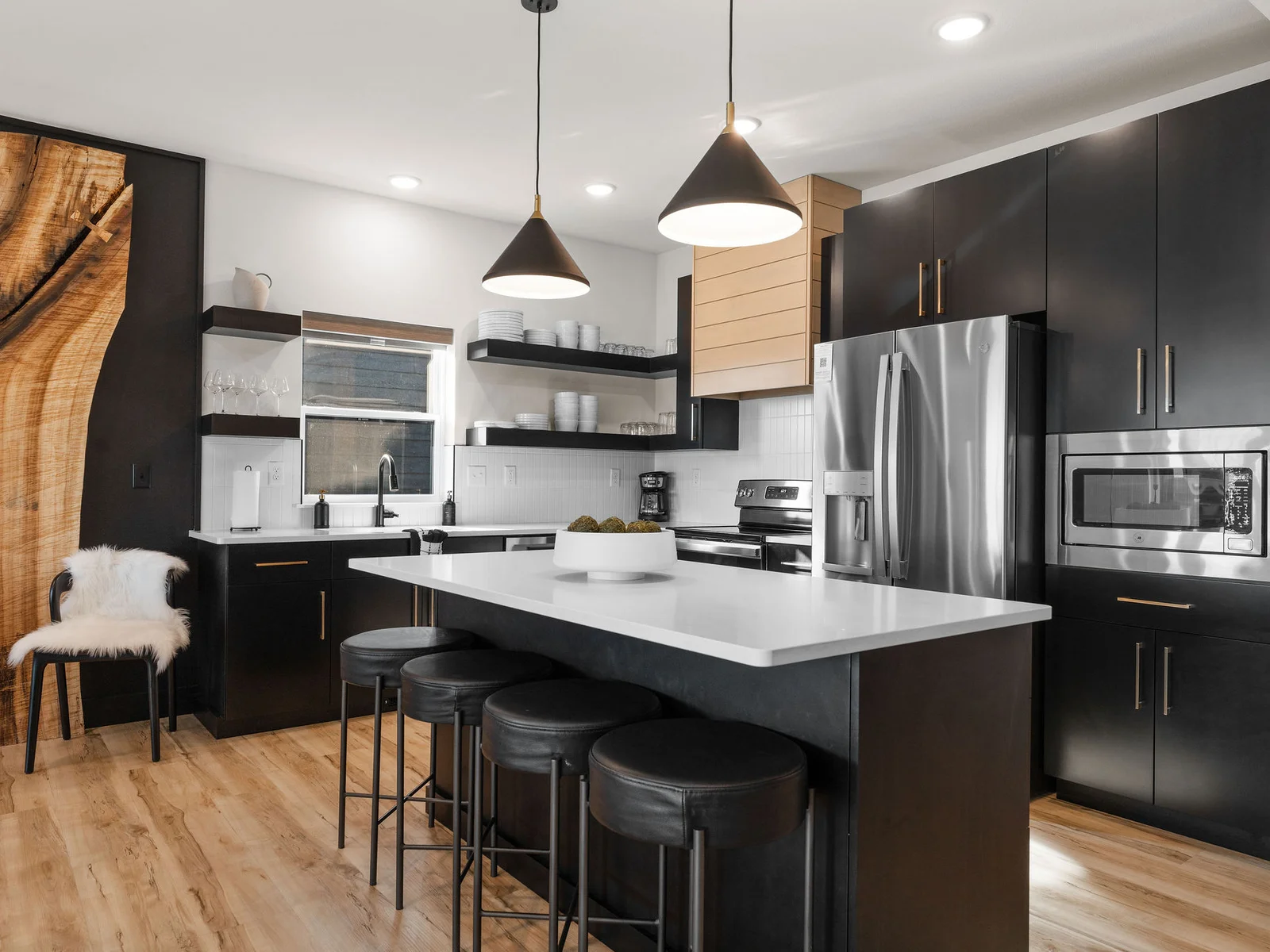 Fully stocked kitchen, just bring the food!