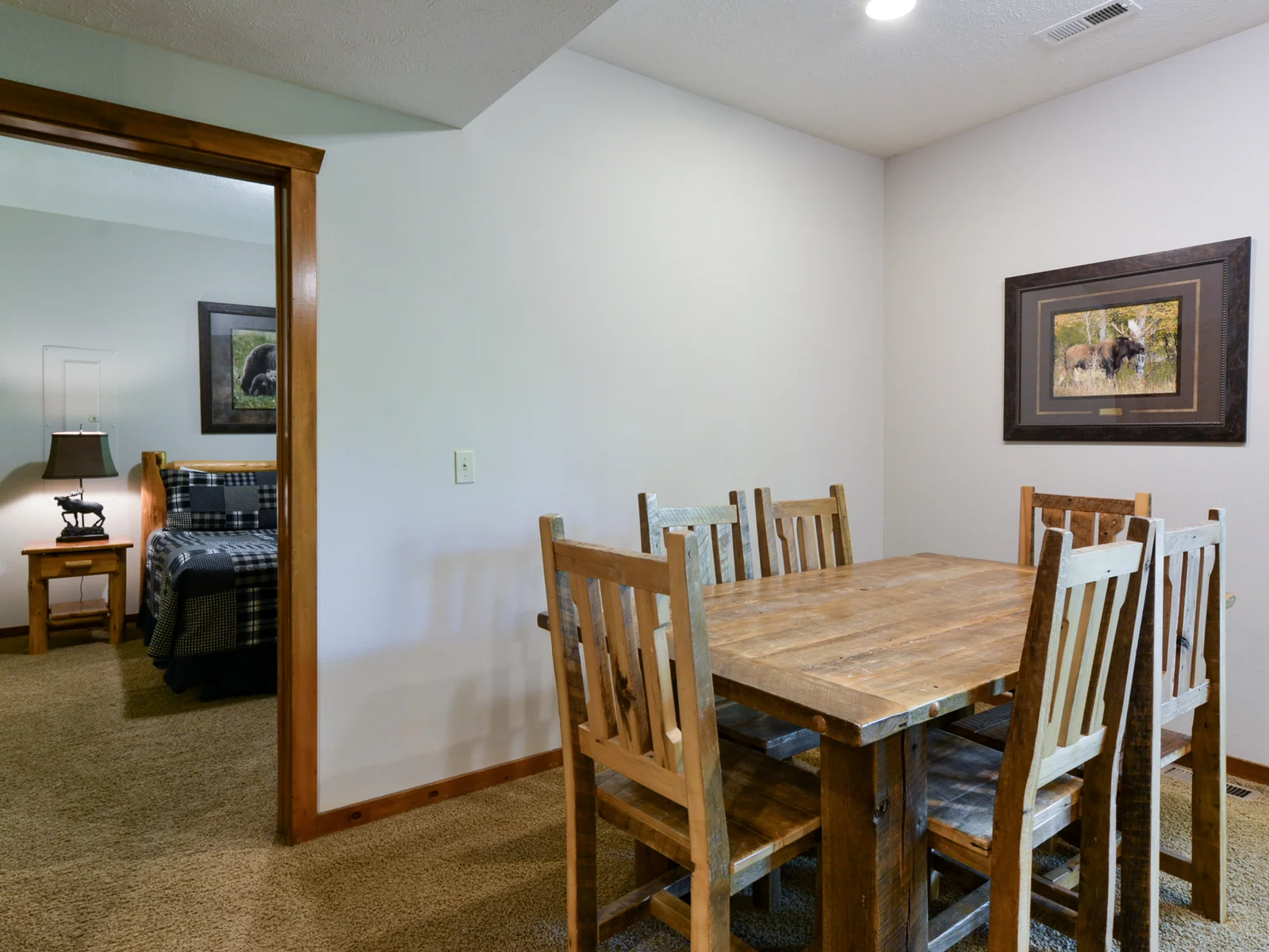 www.VanessasVacationHomes.com