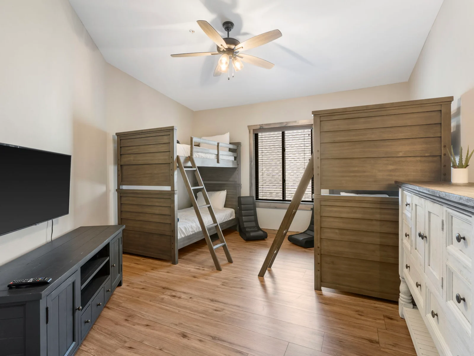 Upper level Bunk room