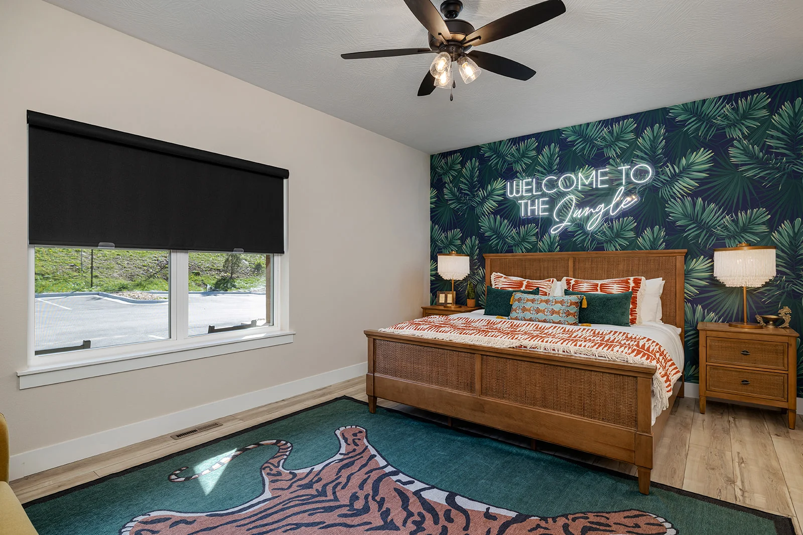 Main level King bedroom & futon w/ ensuite bath