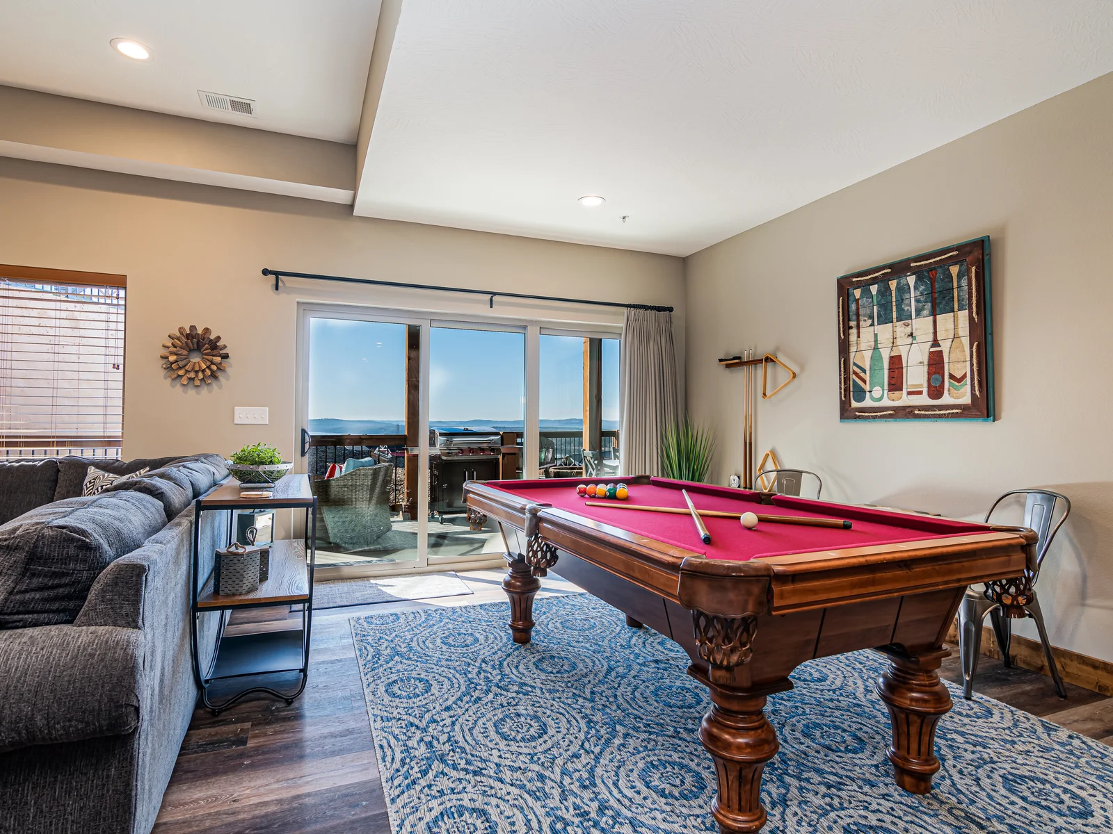 Play a game of pool while enjoying these phenomenal views!