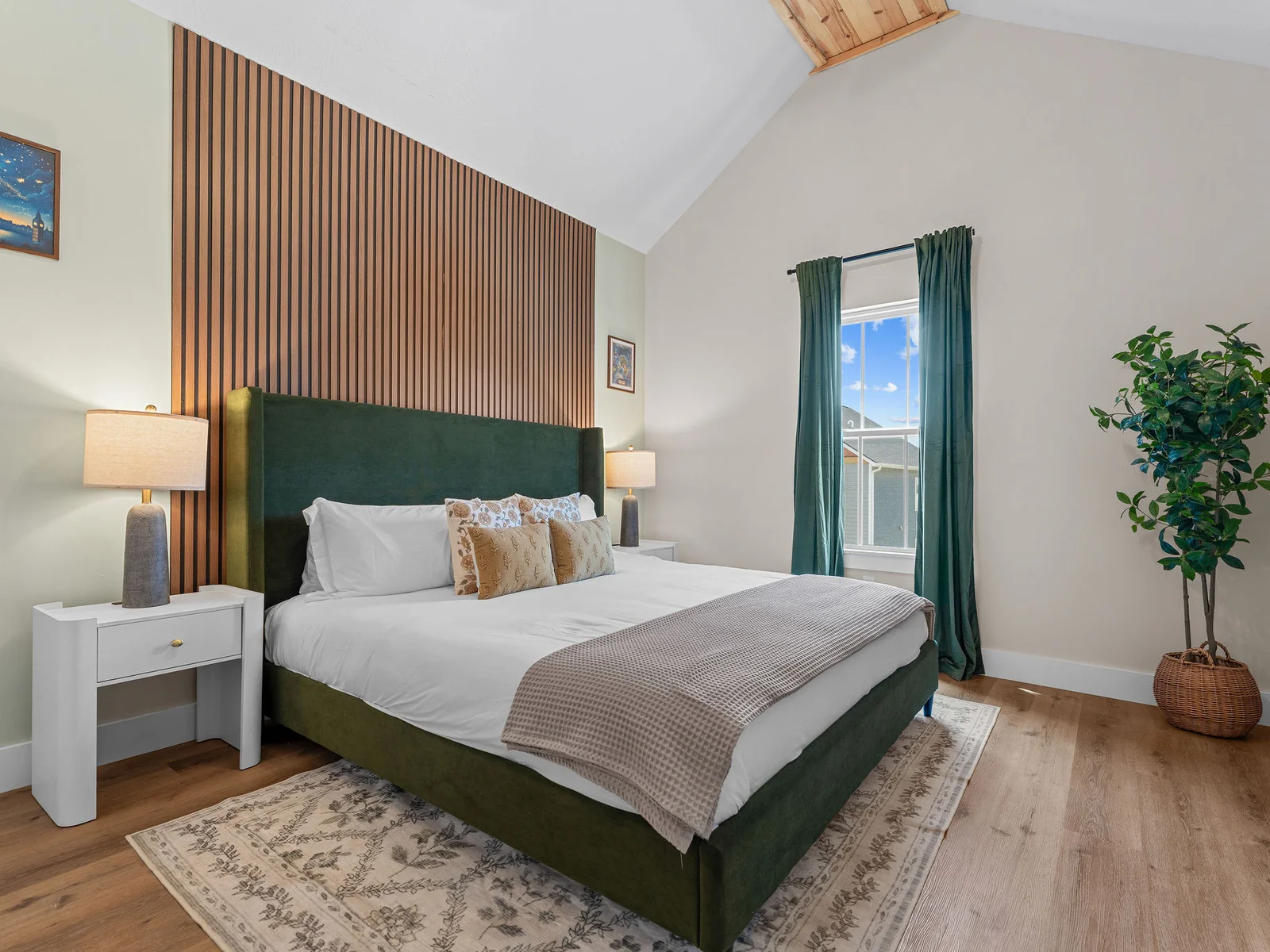 Relax and recharge in a cozy bedroom designed for restful nights and peaceful mornings. ✨