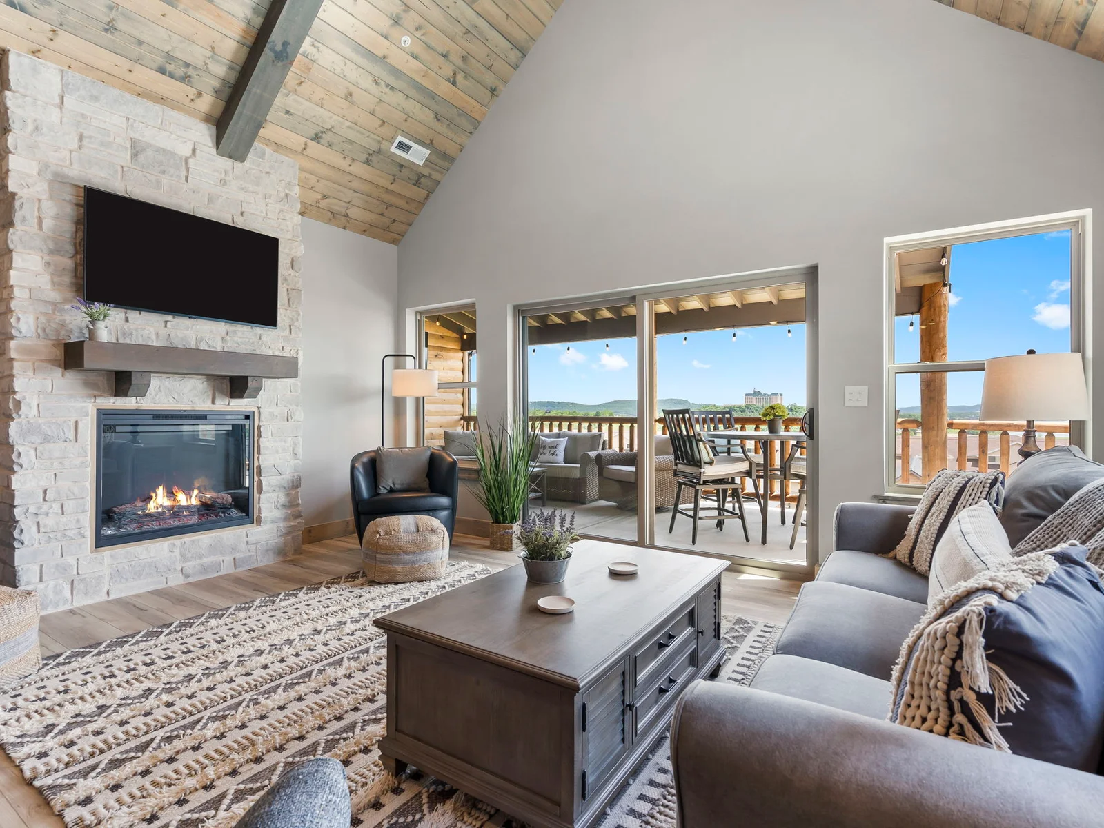 Plenty of space to stretch out in the living room