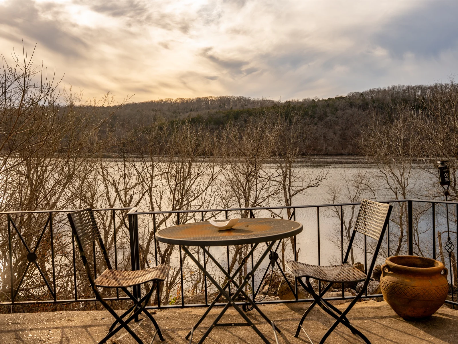 Bistro-style seating meets panoramic lake views