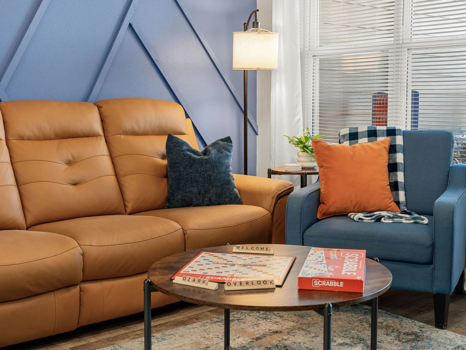 Pull back both recliner ends and the sofa becomes a full relaxation zone — two people can fully stretch out on either side while the rest of the group piles on in between.