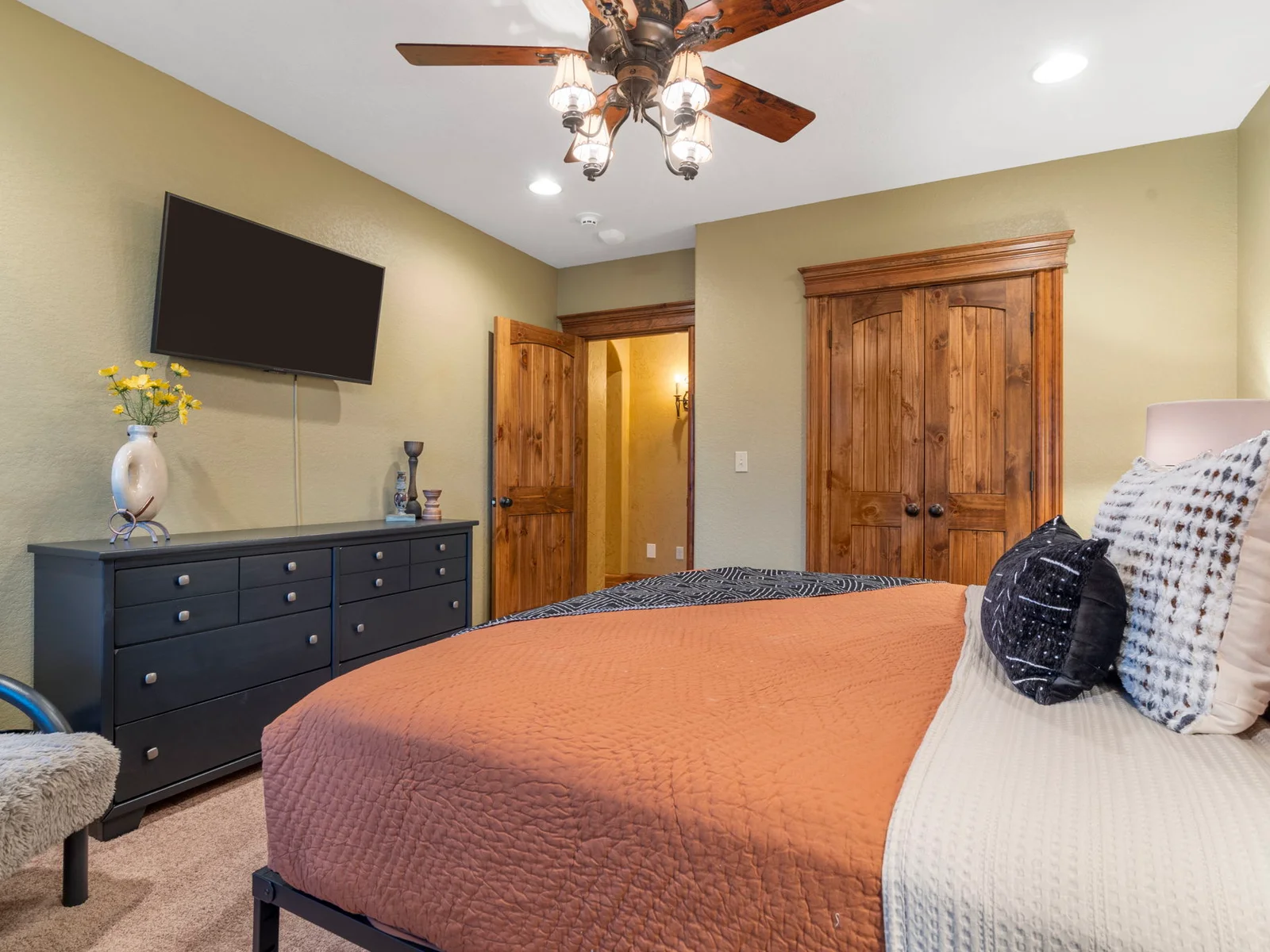 Lower level King bedroom #8