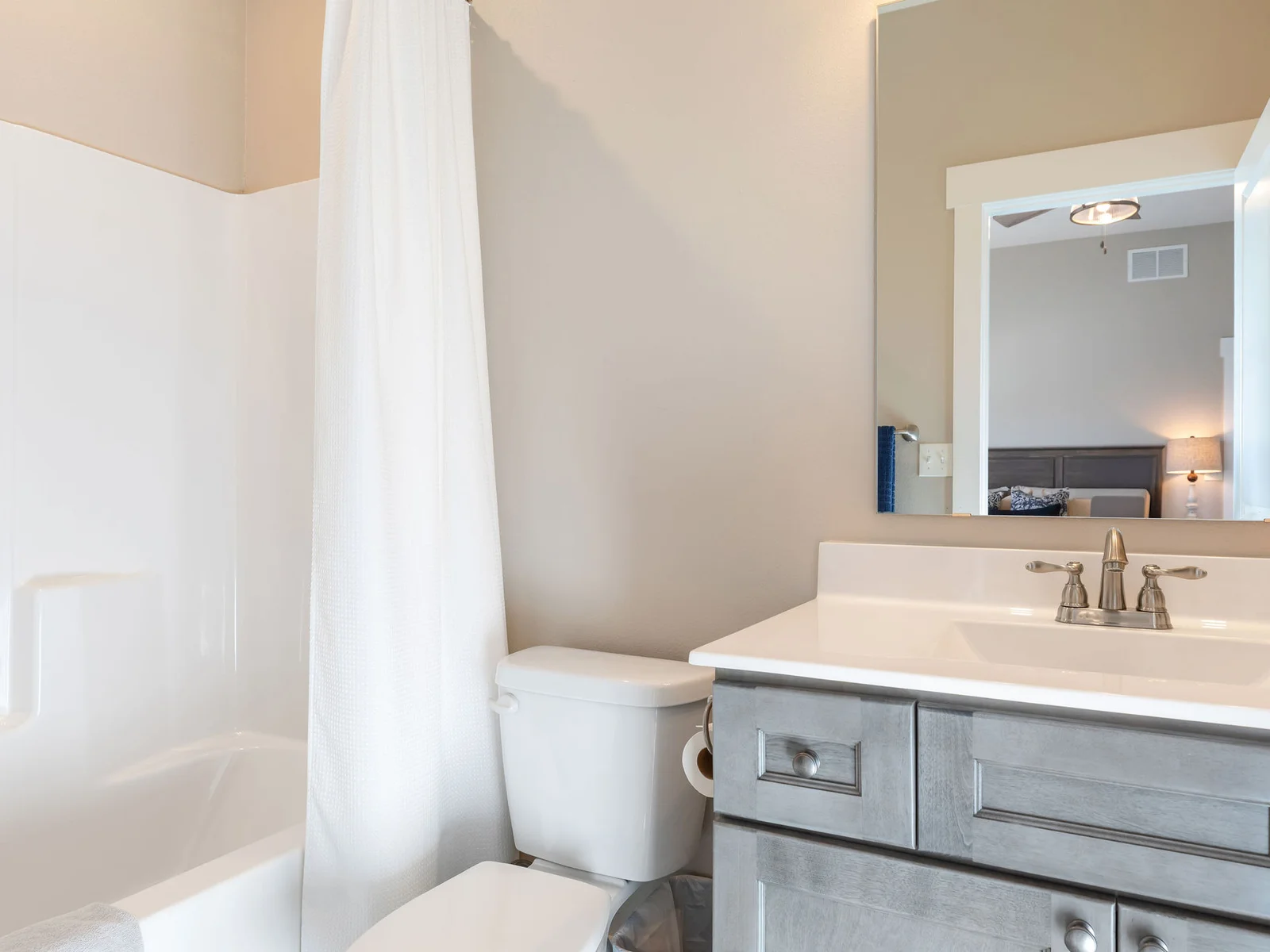 ensuite bath
