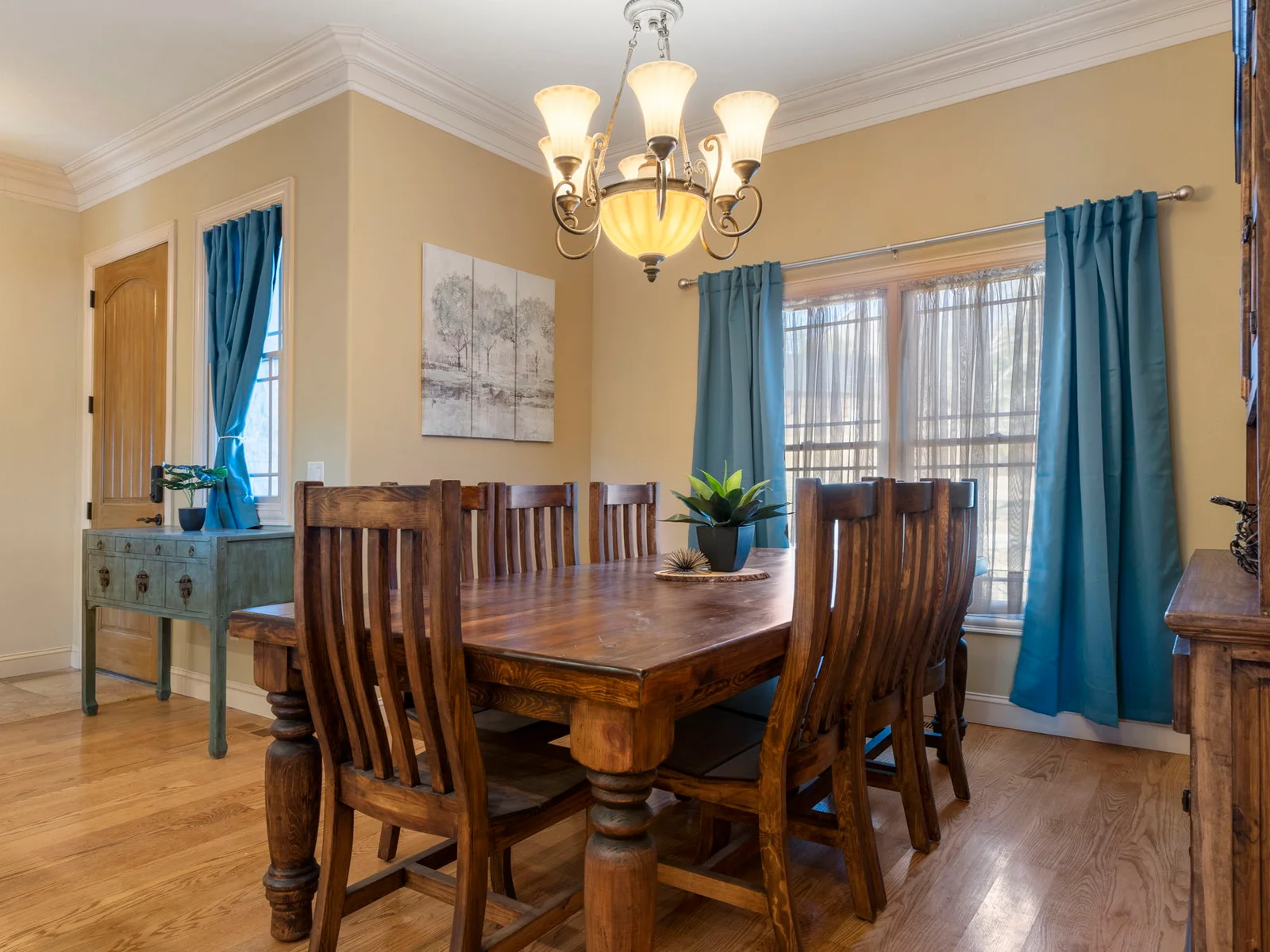 Dining room off of the living and kitchen