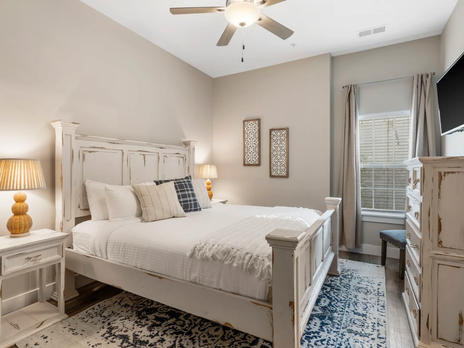 Lower level king bedroom #2 w/ enuite bath