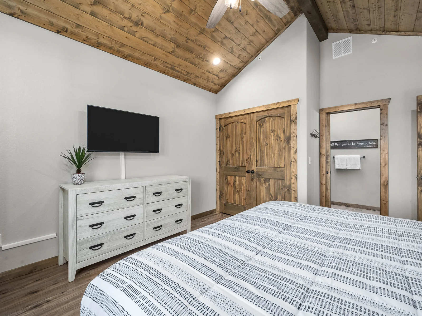 Upper level King bedroom #1 with ensuite bathroom