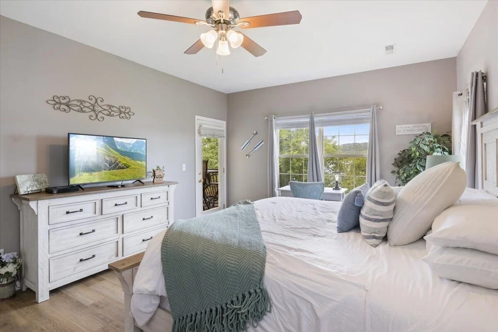 The Lake Room - Great view of the lake and direct access to the deck