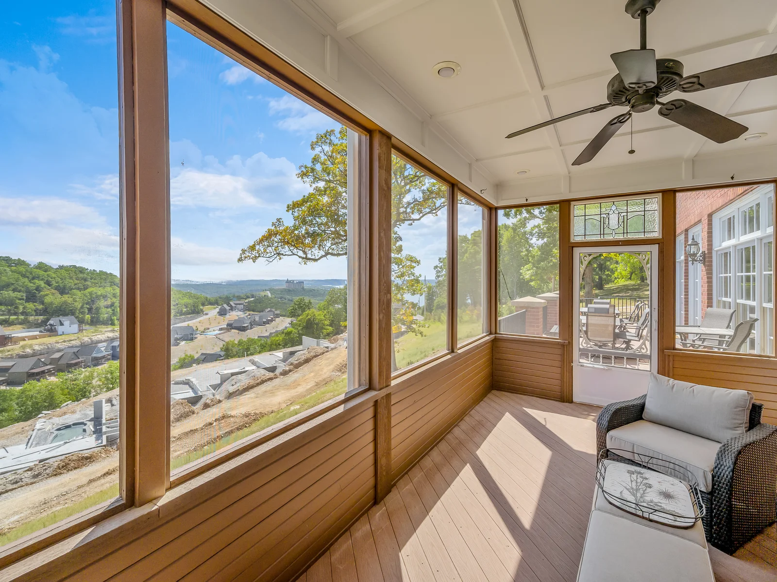 Screened in porch for your enjoyment