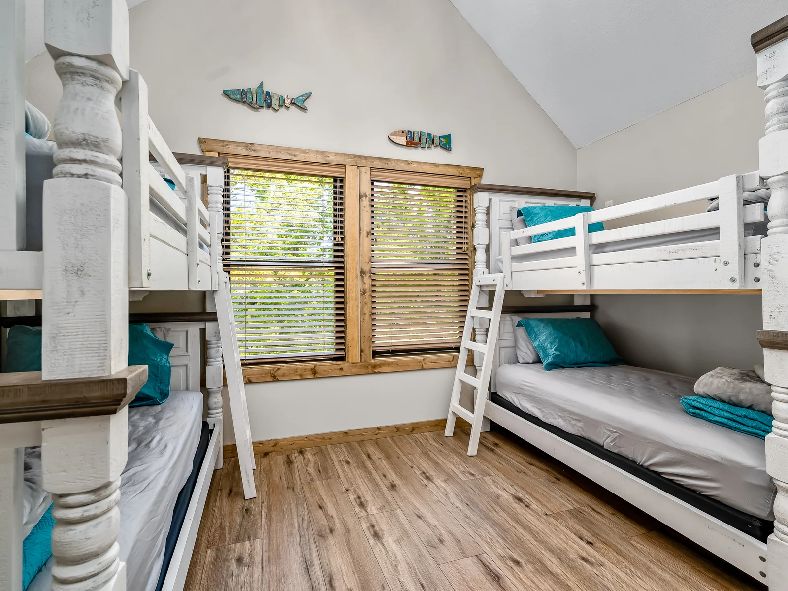 Upper level bunkroom, twin over twin