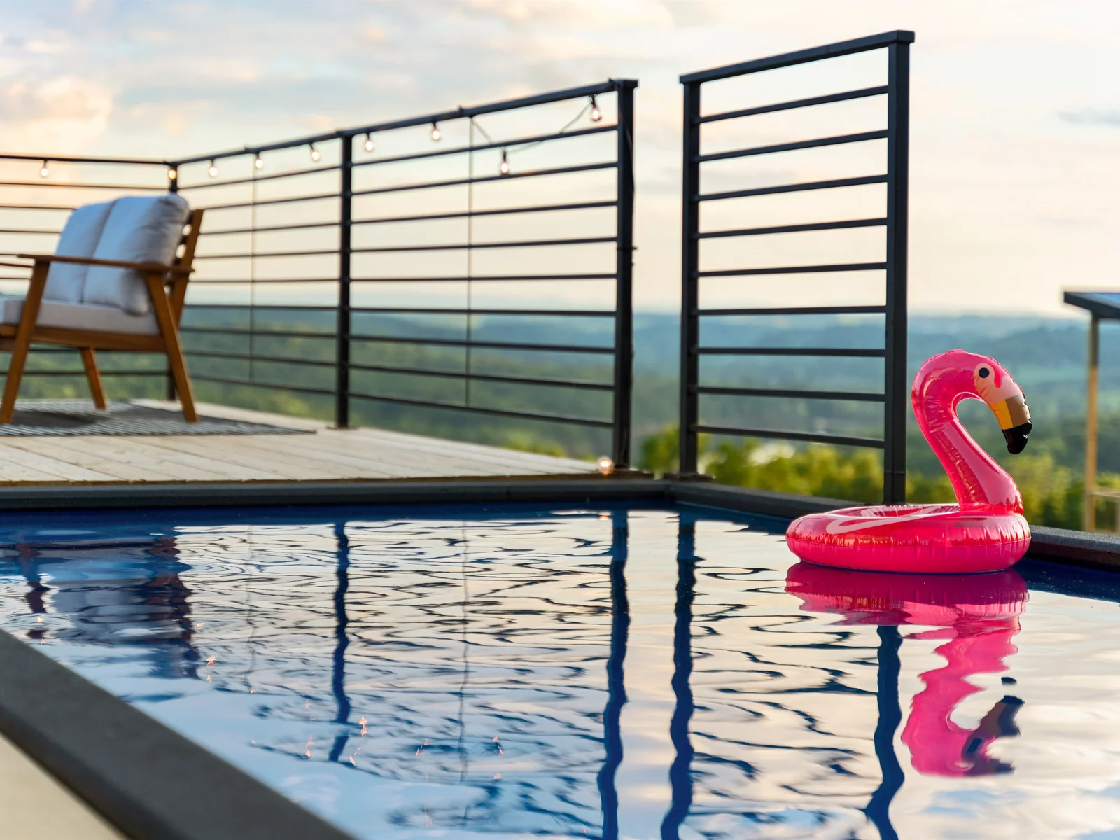 Poolside paradise ☀️