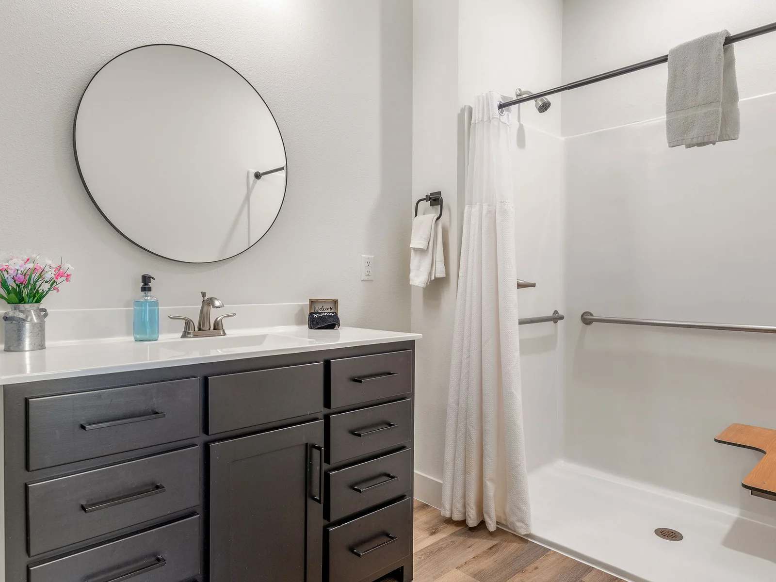 Accessible ensuite bath