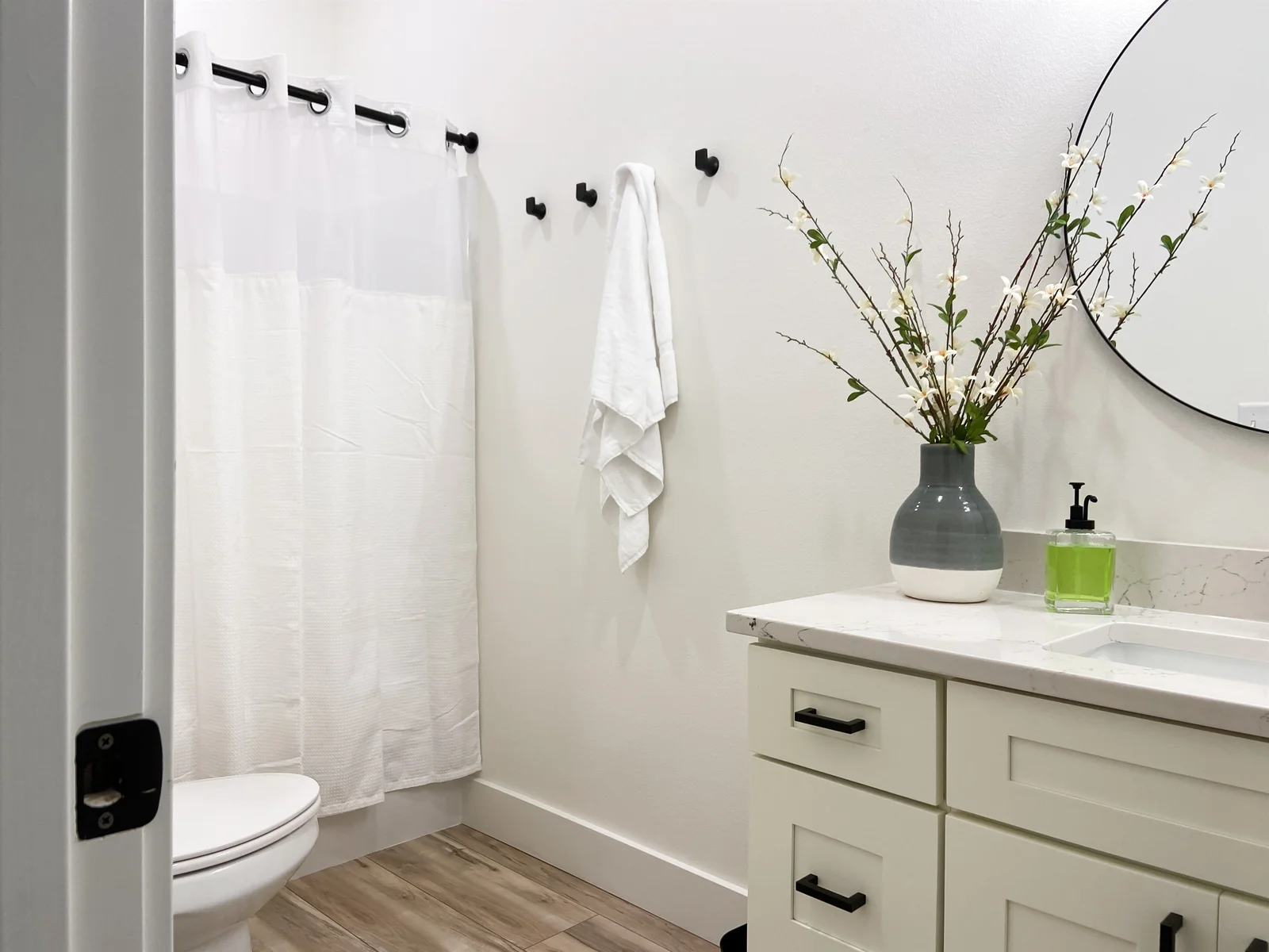 King #3 bathroom