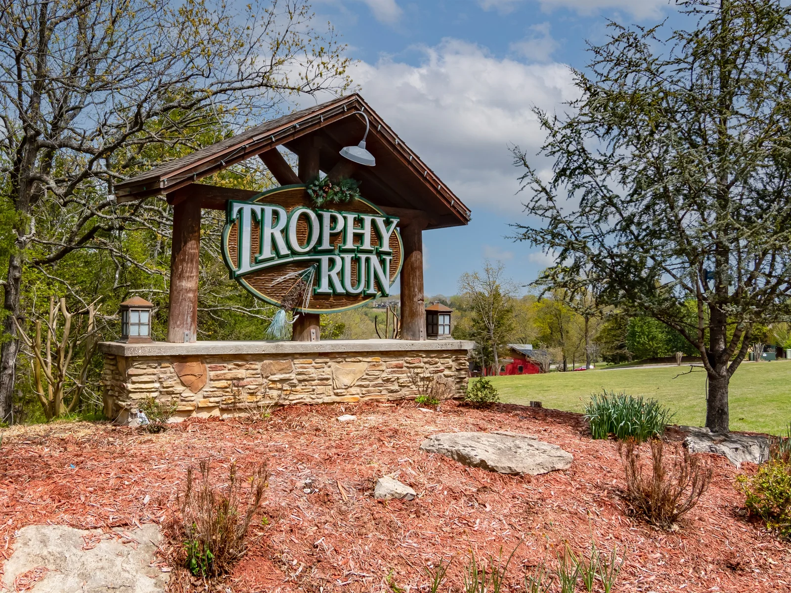 Trophy Run is located directly on the shores of Lake Taneycomo