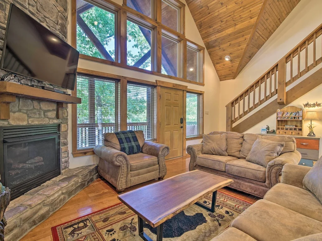 Rustic River Lodge