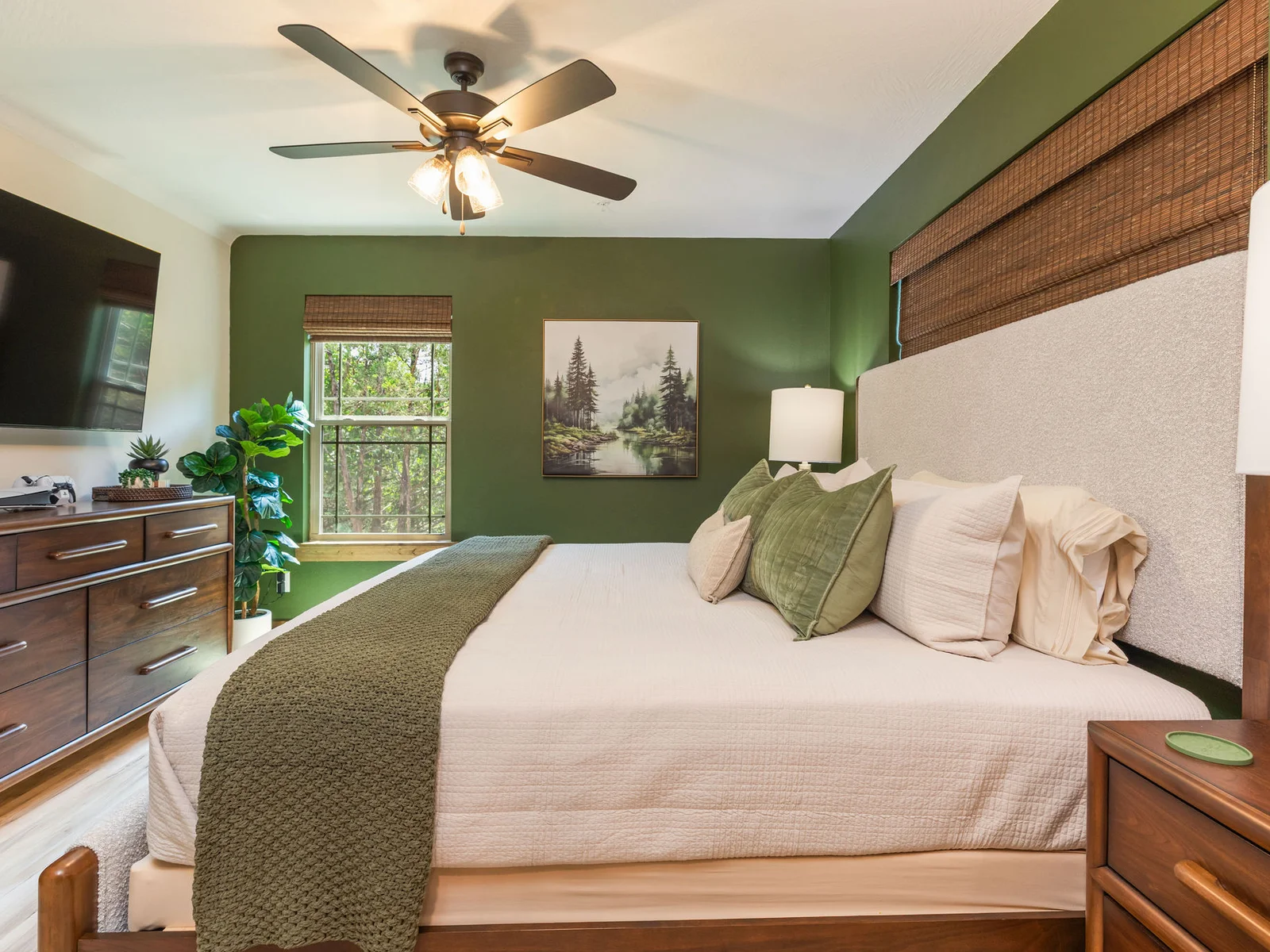Upper level King bedroom w/ ensuite bath