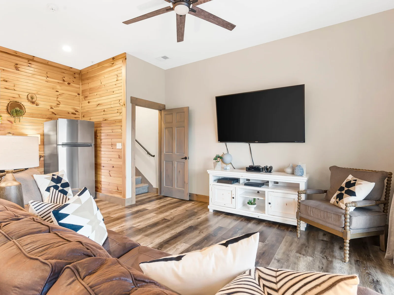 Lower level TV and gaming area