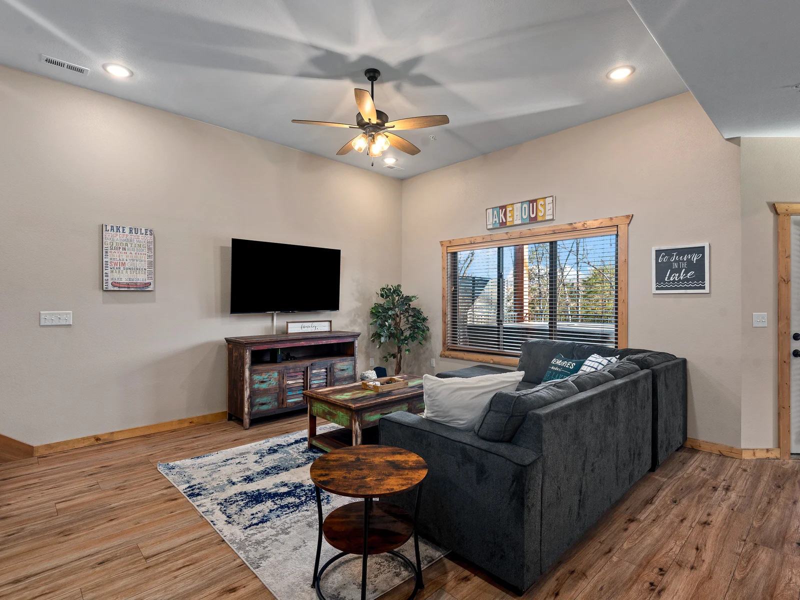 Lower level entertainment space