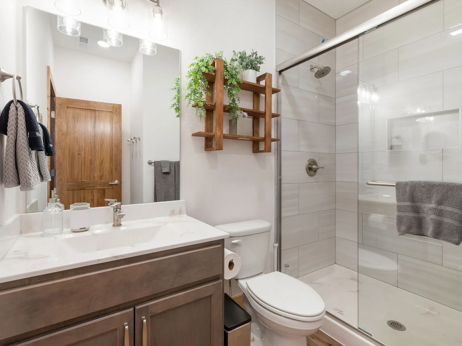 King bed #1 ensuite bath