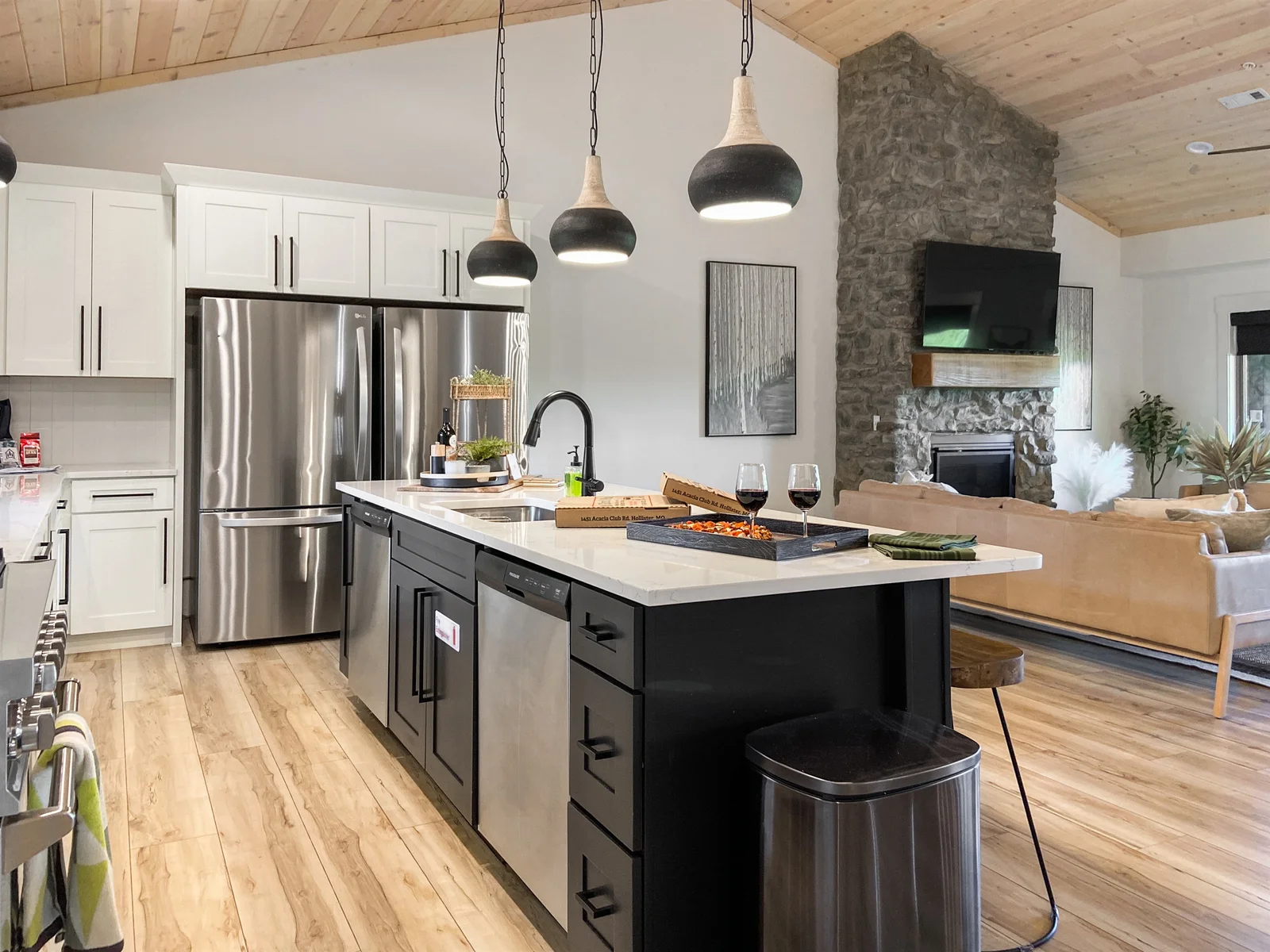 Spacious and open kitchen with 2 large refrigerators