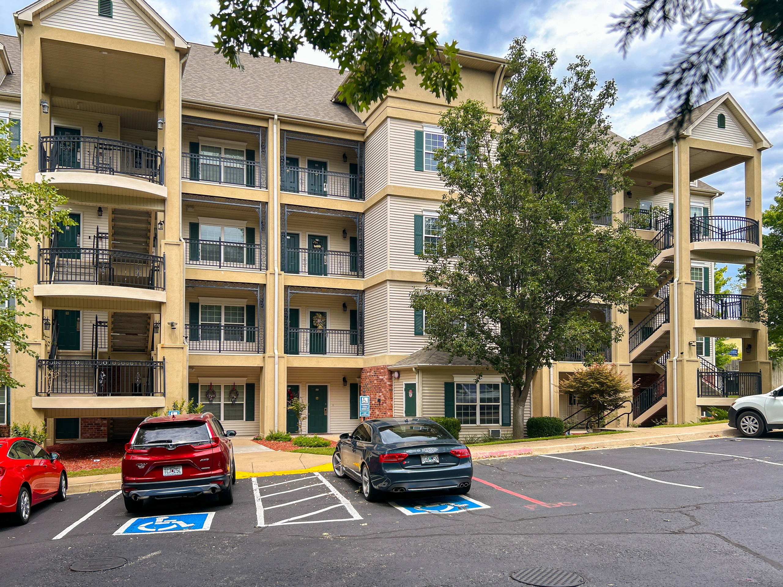 Branson Escape has parking for 2 cars on a first come, first serve basis.
