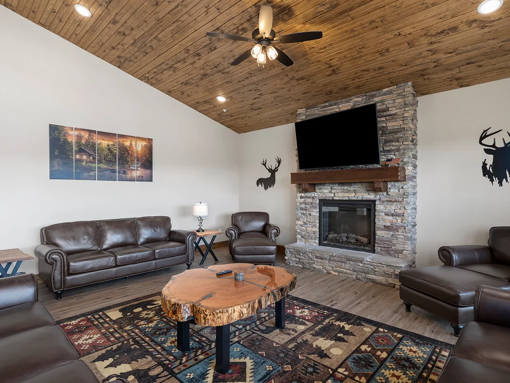 Rustic Elm Lodge