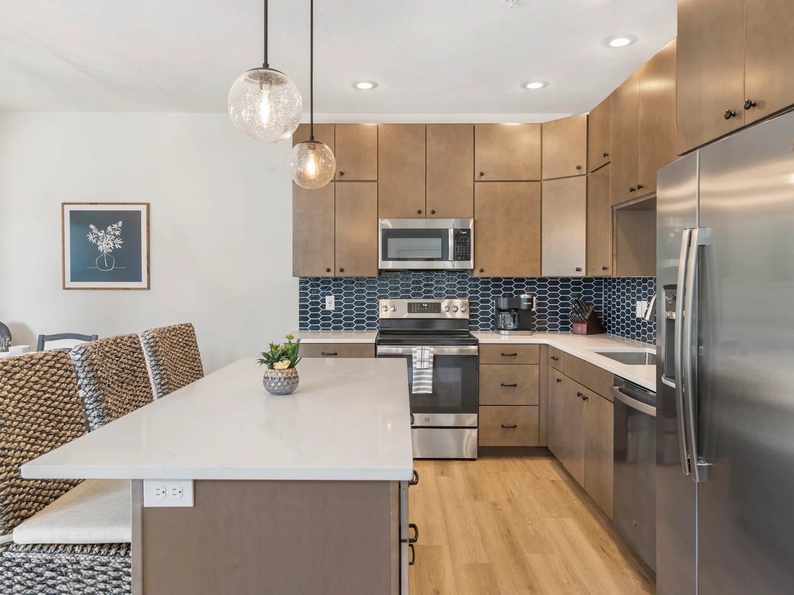 Fully stocked kitchen!