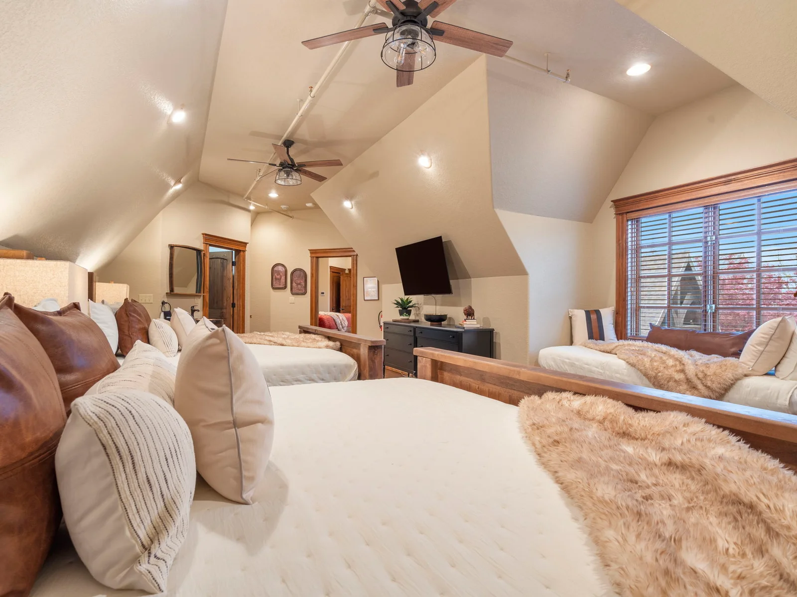 Upper level King bedroom #5 w/ 2 king beds, daybed, and attached bathroom