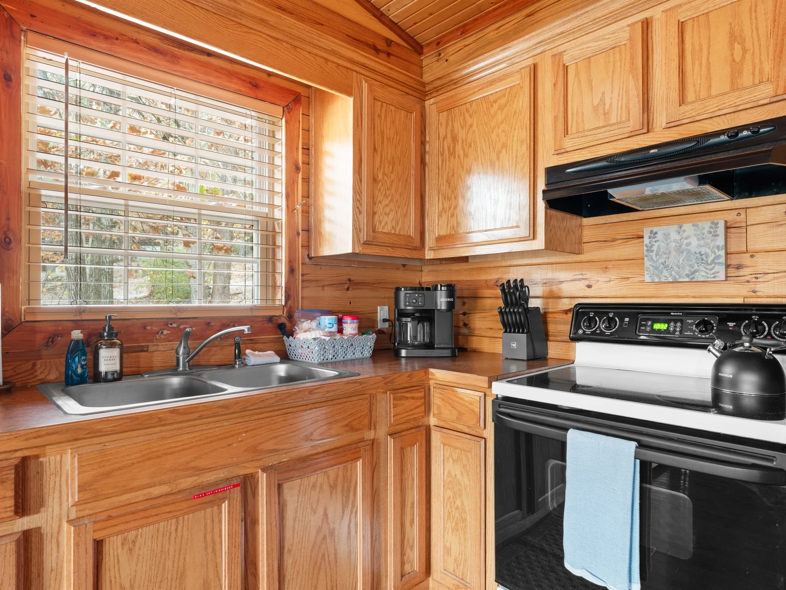 Cook up romance together in this cozy, fully stocked kitchen